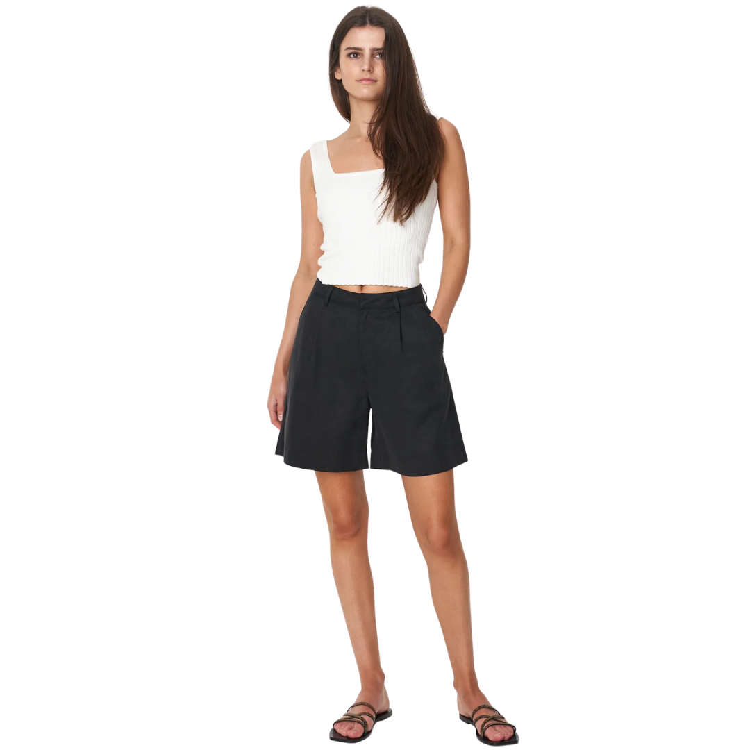 Pleat Short - Black